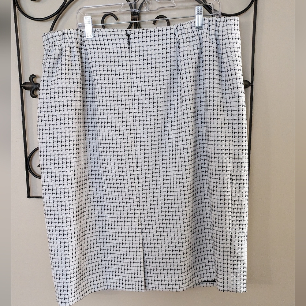 💥Checkered Skirt - Picture 4 of 6